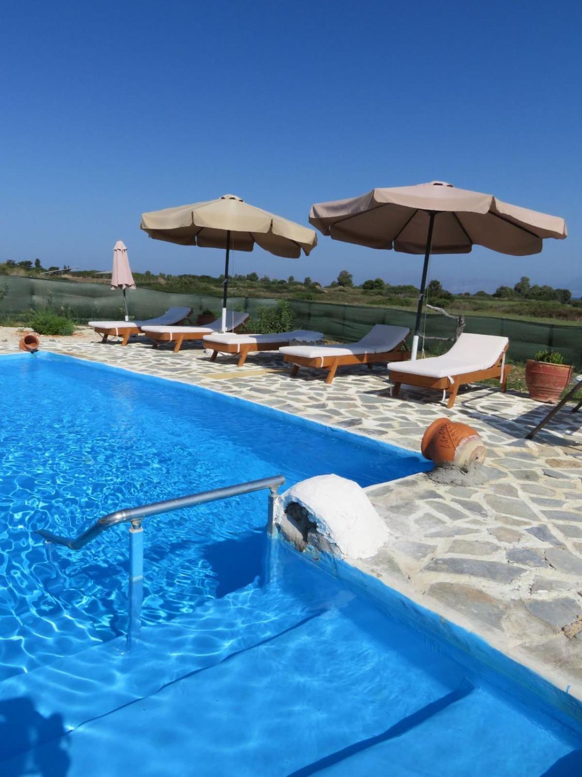 Kenny'S Villa Мастрихари Екстериор снимка