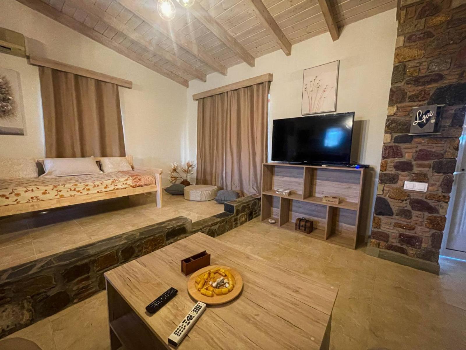 Kenny'S Villa Мастрихари Екстериор снимка