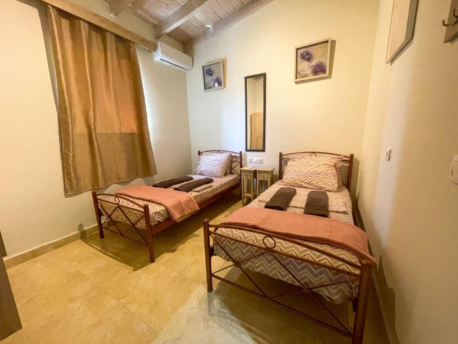 Kenny'S Villa Мастрихари Екстериор снимка