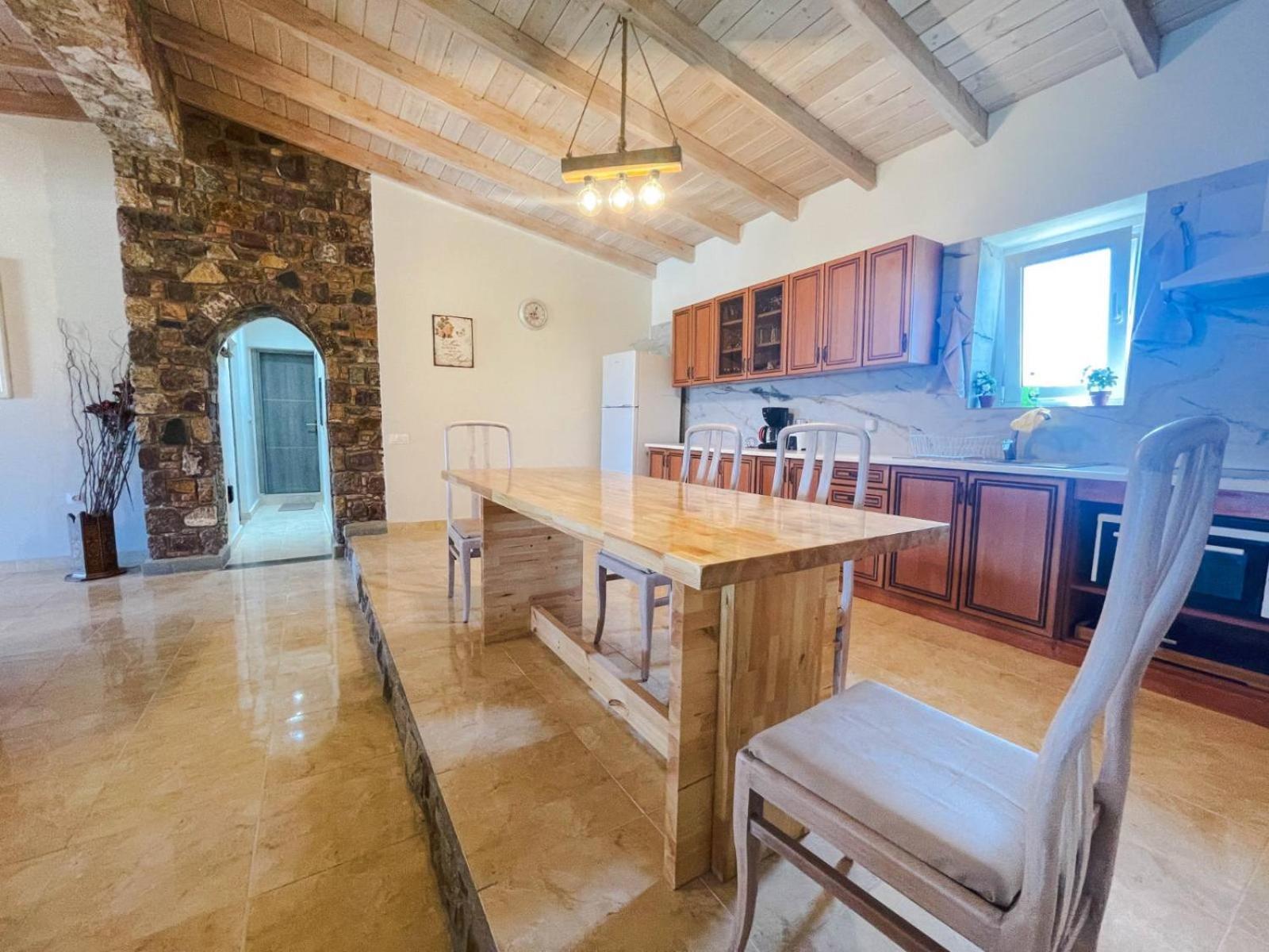 Kenny'S Villa Мастрихари Екстериор снимка